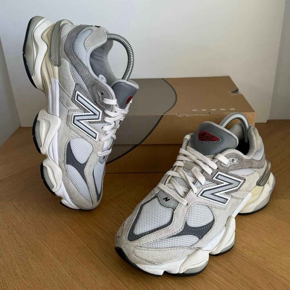 New Balance 9060 ‘Rain Cloud’ Unisex Sneakers- SZ M 6- W 7.5